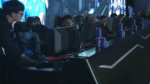 勇往直前的 勇往直前的